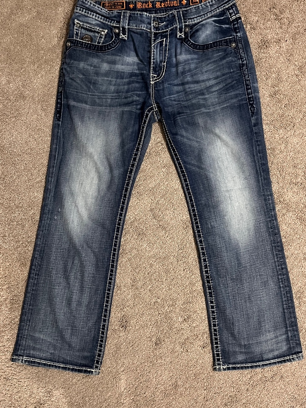 Rock Revival Men’s Faded Indigo Straight Jeans Dylan Relaxed Straight